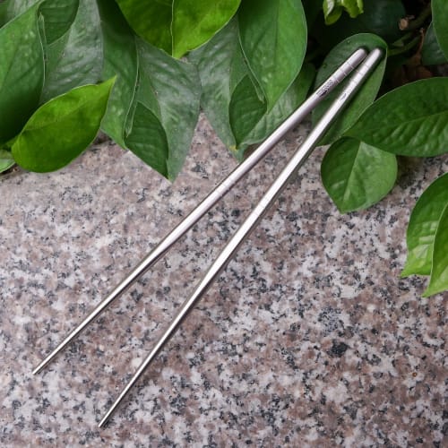 TITECOUGO Ultra-Lightweight Titanium Chopsticks for Outdoor Camping, 23cm Square, Perfect for Camping, BBQs, Cooking, and More. Non-Slip, Portable, Sa