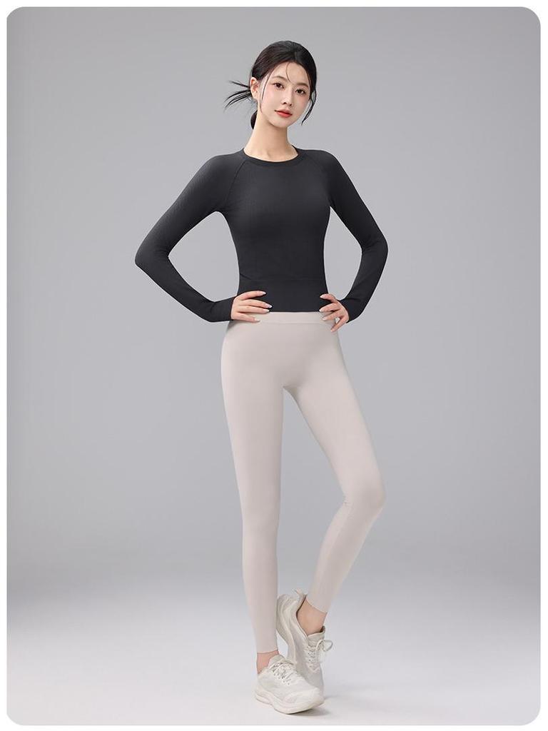 Thickened Seamless Women's Long Sleeve Yoga Top - Slimming, Breathable Round Neck for Autumn & Winter.