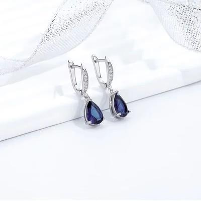 Boucles d'oreilles élégantes en zircone cubique bleue en forme de goutte d'eau pour femmes Accessoire de bijouterie classique pour les soirées