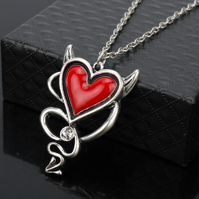Gothic Heart Pendant Necklace With Snake Chain Alloy Accessory For Men And Women