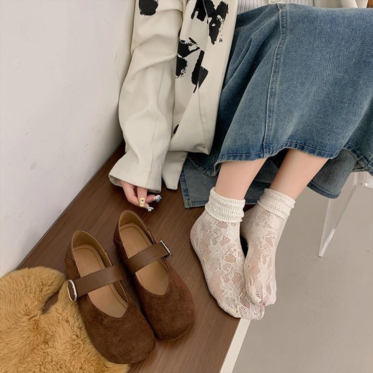 Soft sole comfortable one-word buckle with single shoes women's 2025 autumn new fashionable simple shallow mouth flat Mary Jane shoes