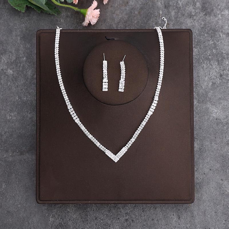 Set di Collana e Orecchini alla Moda in Stile Coreano: Accessori Perfetti per Matrimonio Sposa