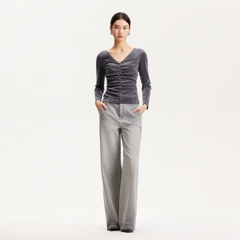 VEROMODA Women's Velvet V-Neck T-Shirt with Heart Buttons and Pleats