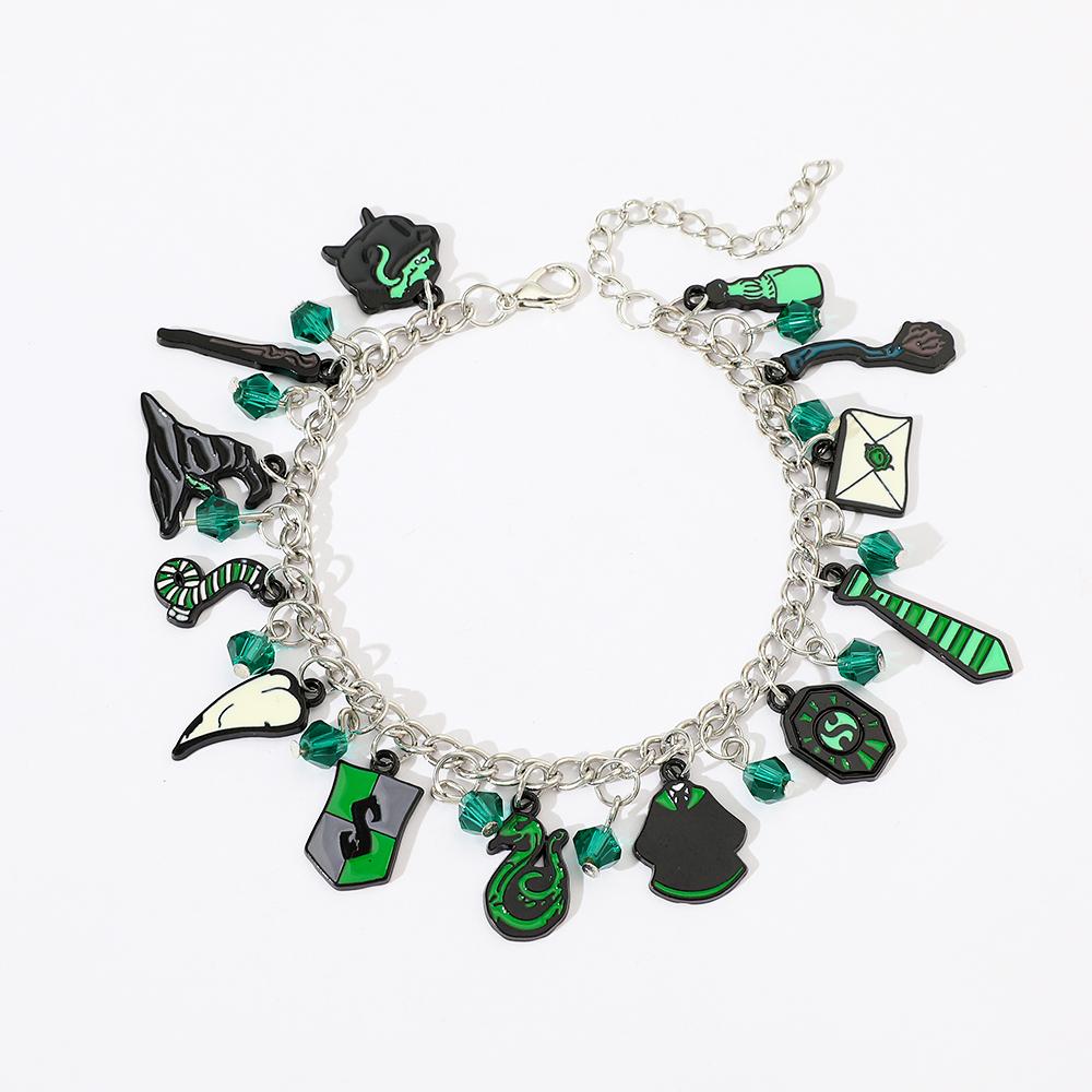 

Браслет-шарм с подвеской Гарри Поттер Слизерин для девочки, металл, эмаль, галстук со змеей