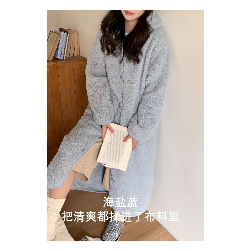 1 New lamb wool loungewear in autumn and winter, large nightgown, loose and thickened, warm and healing, can be worn outside with a hat.