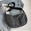 Veske med stor kapasitet i etnisk stil Ny trendy mote Crossbody dumplingveske Ins Retro allsidig skulderveske Dame
