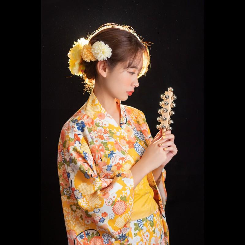 Dámské japonské kimono a yukata šaty pro formální fotografování