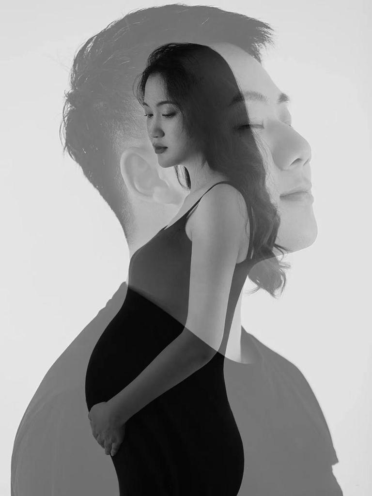 Modern Maternity Photoshoot Wear for Moms-to-Be: Studio & Home Outfits