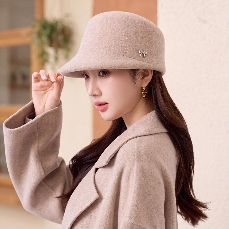 Retro Rhinestone Bow Equestrian Hat Autumn and Winter Woolen Short Brim Cap Gentle Commuting Temperament Hat Women's