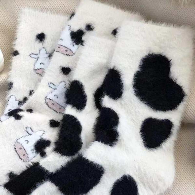 2Pairs Lovely Cow Pattern Fuzzy Crew Socks Milk Spotted Plush Thickened Soft Cute Comfortable Mid Tube Socks Warm Autumn Winter
