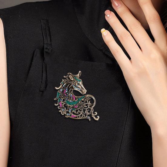 Retro Rhinestone Pin Horse Brooch Women Men Zinc Alloy Horse Head Lapel Pin