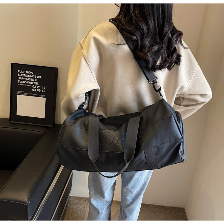 New Sport Gym Bag Women Outdoor Waterproof  Travel Duffel Bag for Swimming Leisure Travel Bag