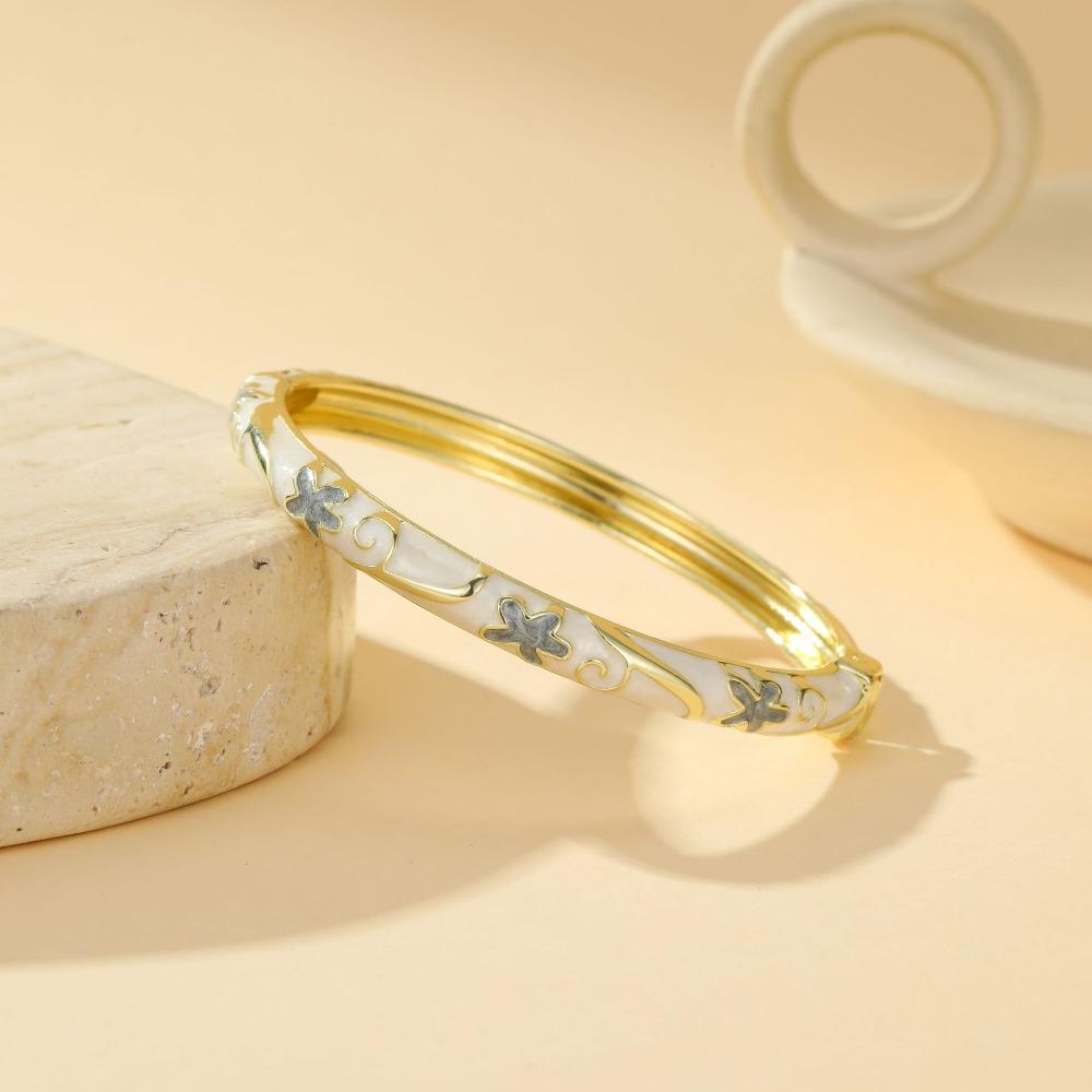Fresh and Sweet Oil Drop Bracelet Five-Petal Flower Enamel Dropped Glaze Bangle  Minimalist Jewelry