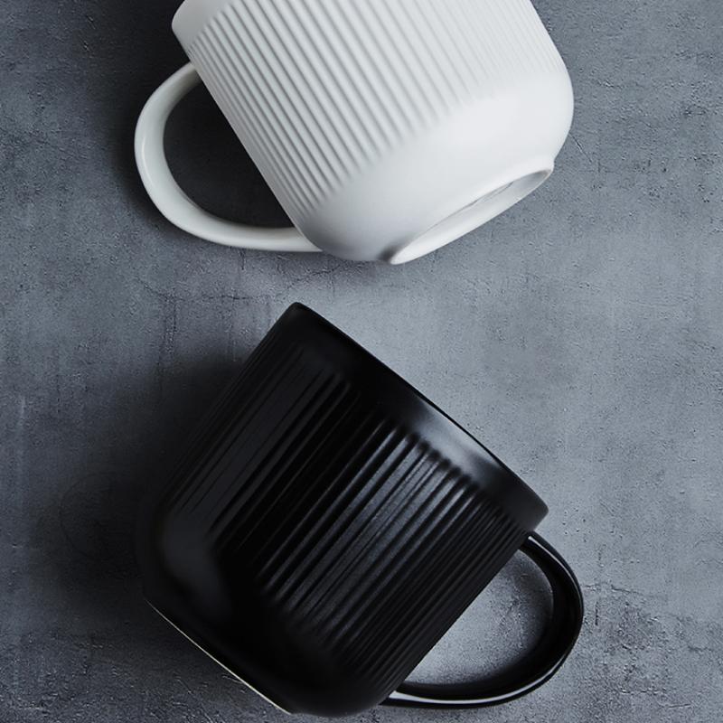 Kubki ceramiczne czarno-białe o dużej pojemności 410 ml, filiżanki do kawy, kubek z uchwytem do użytku domowego i restauracyjnego