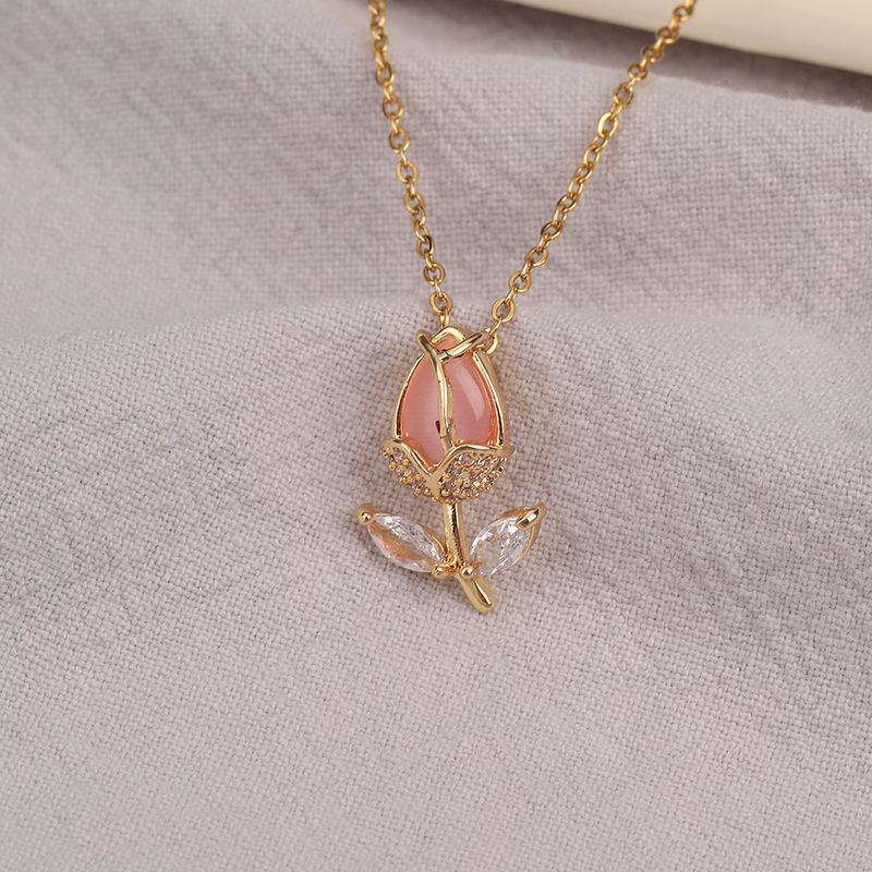 Titanium Steel Non-fading Necklace - European & American Style, Light Luxury, Versatile Korean Fashion, Perfect for Women and Girlfriend Gifts.