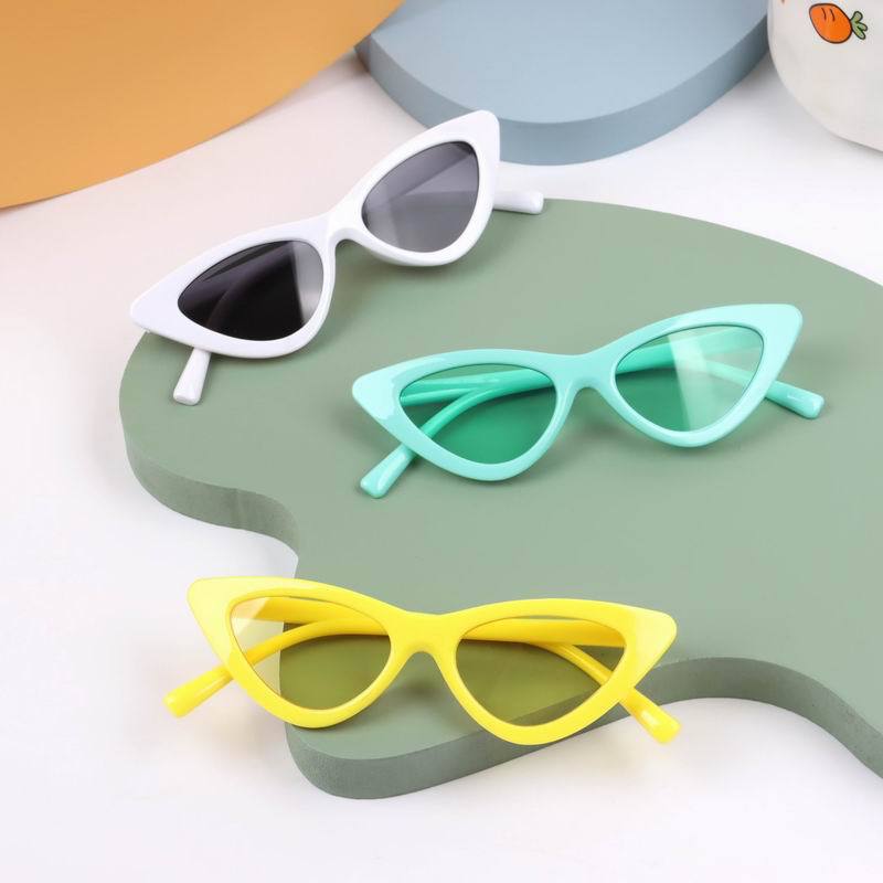 Kids Fashion Triangle Cat-Eye Sunglasses with Light Tinted Lenses Sun Glasses Trendy Stylish Personality Design Eyewear