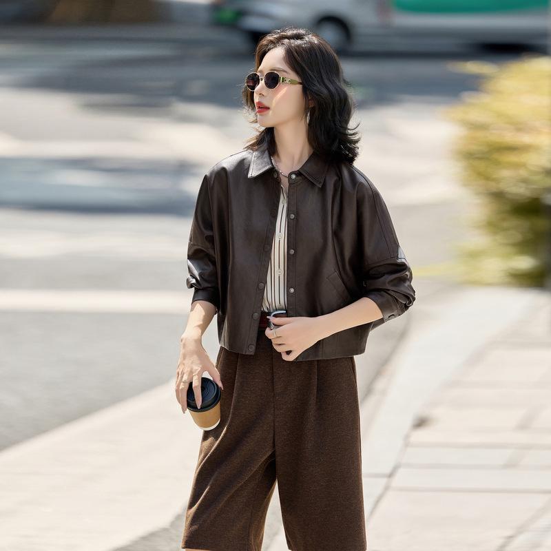 

Женская куртка из овчины с отложным воротником - Повседневная, свободного кроя, приталенная для осени и зимы. XXL кофейный