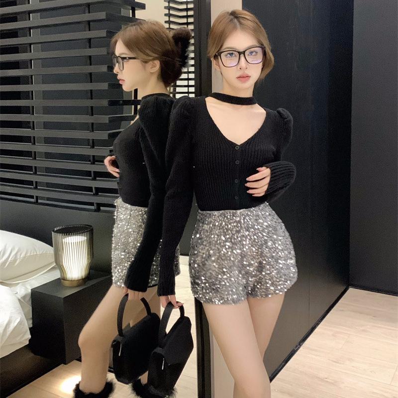 French v-neck long-sleeved knitted cardigan women's autumn and winter temperament neck design sense slim-fitting short sweater