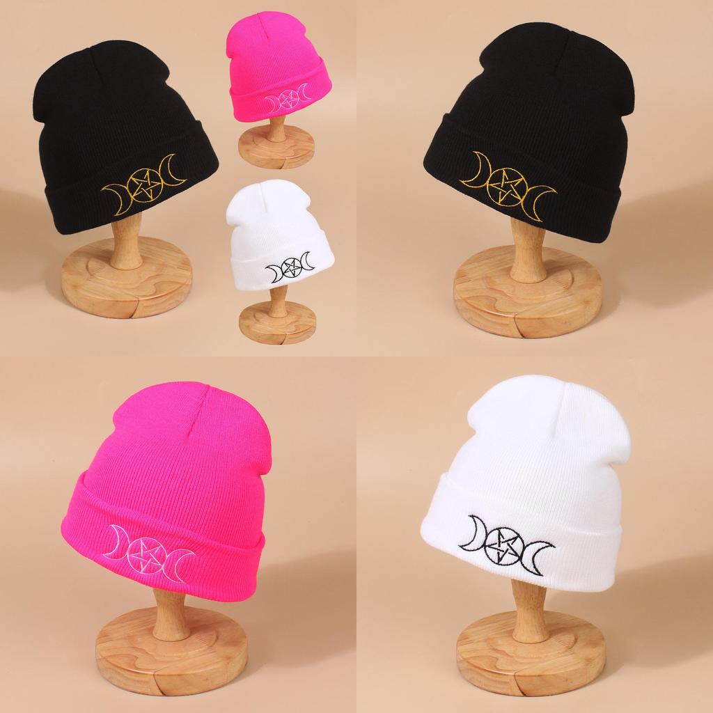Style Versatile Hat Exquisite Embroidered Mens Womens Warm Knitted Hatscaps