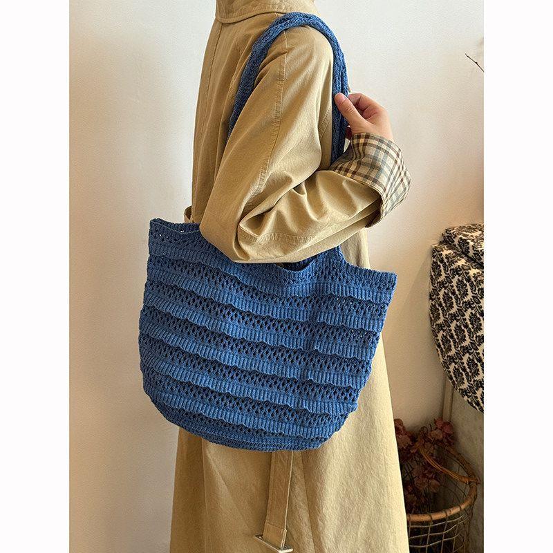 Knitted Bag for Leisure and Vacation Travel Tote Bag with Large Capacity Single Shoulder Bag