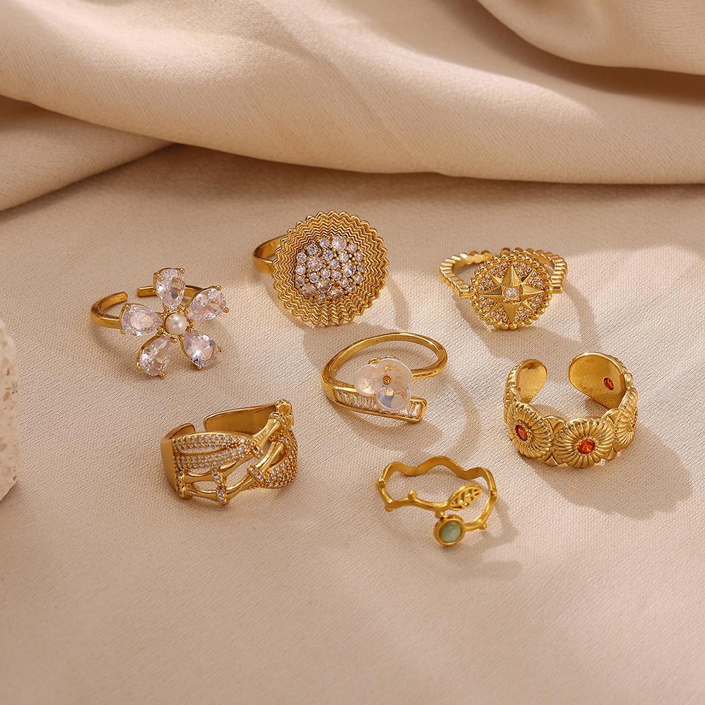 New Zircon Flower Blossom Rings For Women Gold Color Luxury Flowers Rhinestone Anillos Geometry Chic Bague Jewelry Wedding Gift