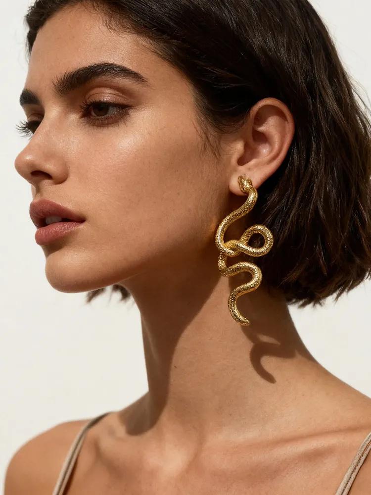 

Luxury Inspired Stud Earrings Retro Style Minimalist Design Lightweight Durable Metal Alloy Material Suitable for Various Occasions One Size золотий
