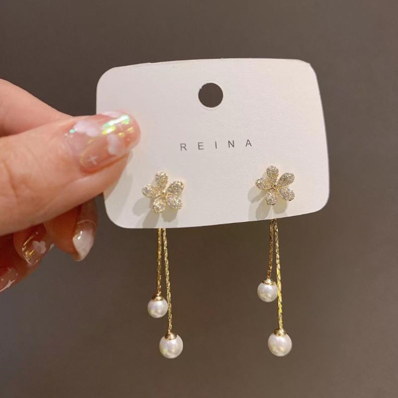 Orecchini Trendy con Nappa a Fiore di Perla Sintetica Design Unico Orecchini Pendenti a Fiore di Cristallo per Donne Gioielli da Festa Regalo