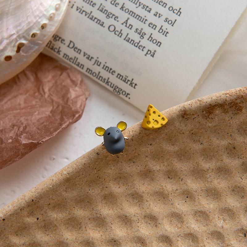 Cute Mouse and Cheese Earrings Adorable Style Asymmetry Earring for Animal Cartoon Ear Clips Earrings Jewelry Ornament