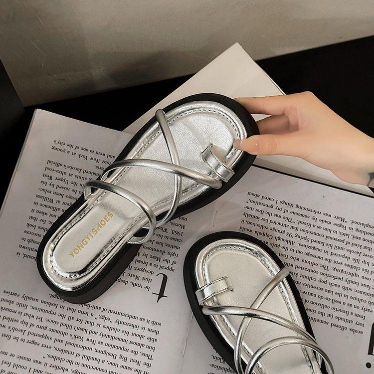 

Thick-bottomed muffin black cool slippers 2025 spring and summer new women s fashion French beach vacation Rome cool 40