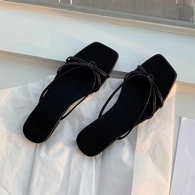 Fashion 2025 Summer New Fashion Cross Tie Hollow Closed Toe Sandals Square Head Heels Lightweight Comfortable Slip On Flat Slippers