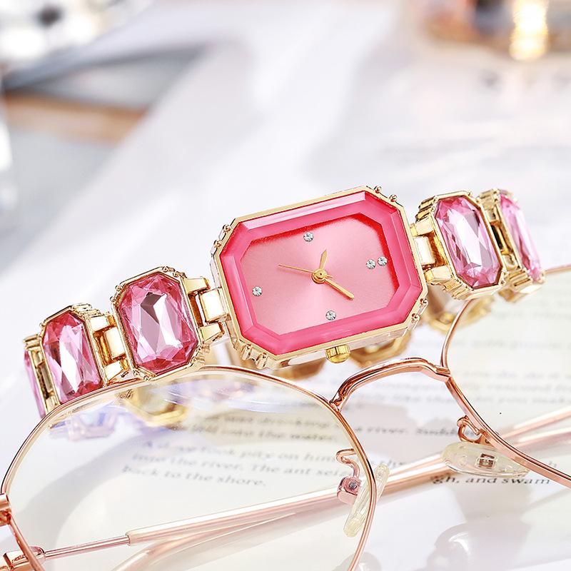 5-teiliges Luxus-Bohemian/Elegantes Schmuck- und Uhren-Set für Damen mit passendem Armband aus Legierung, Halskette, Ring, Ohrringen und quadratischer Uhr