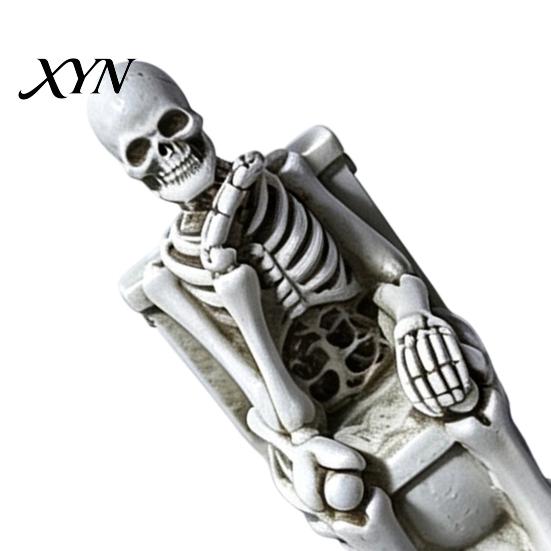 Creative Holiday Gift Skeleton on Toilet Figurine, Funny Gothic Bathroom Statue, Spooky Aged Texture Figurine Halloween Resin Ornament for Home Office