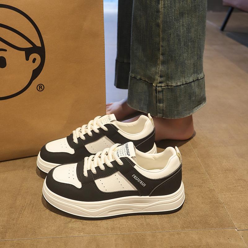 Thick-soled heightening versatile casual board shoes 2025 new autumn models popular women's lightweight soft-soled white shoes are not tired