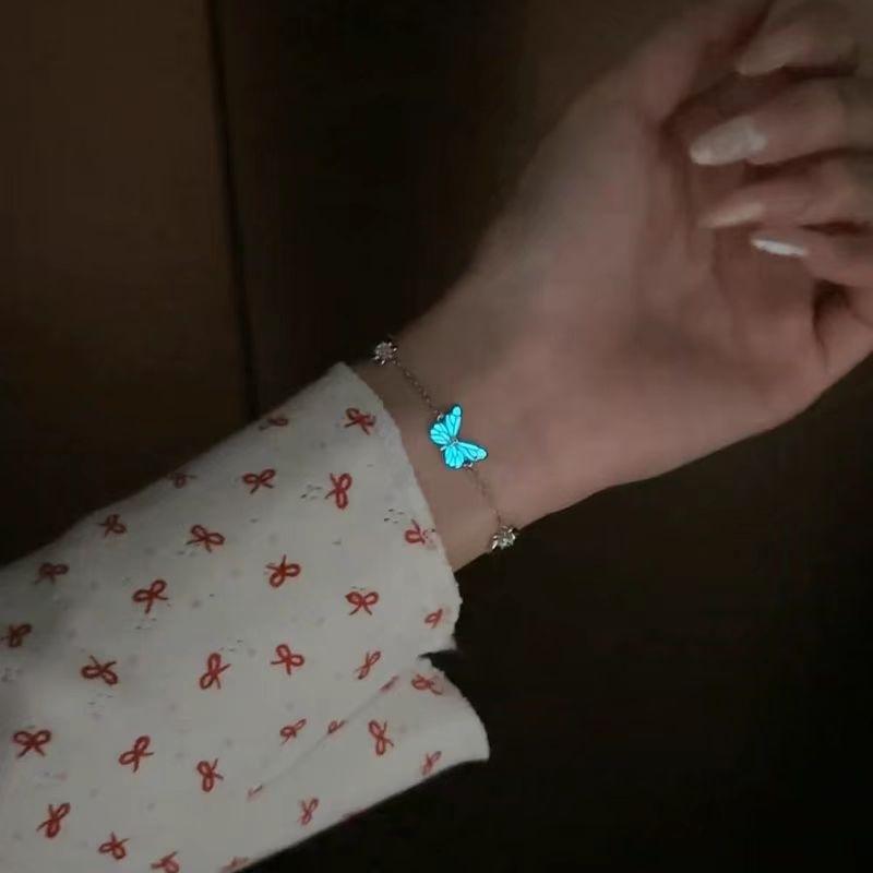 Nowa Lampka Motyl Bransoletka Naszyjnik Damska Prosta Luksusowa Moda Niebieski Świecący Kok Wisiorek na Łańcuszku Klawikularnym Damski Prezent na Imprezę