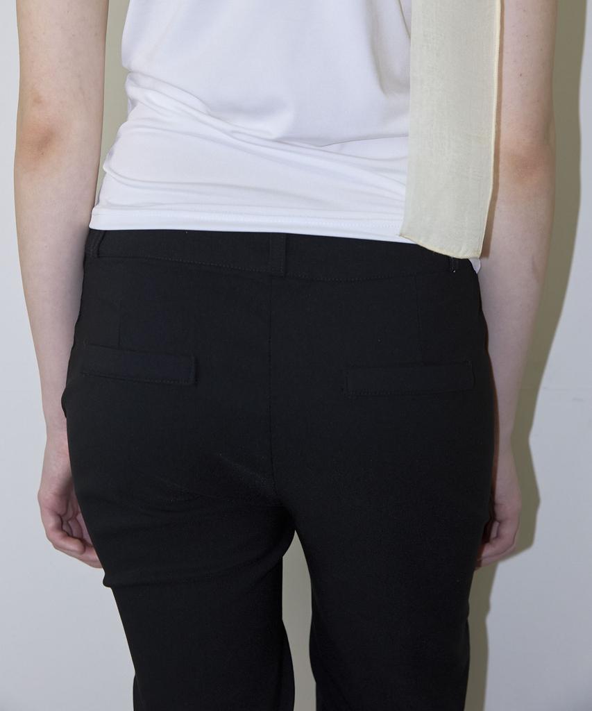 Nyuyogwogseu Basic Capri Pants 2 Colors