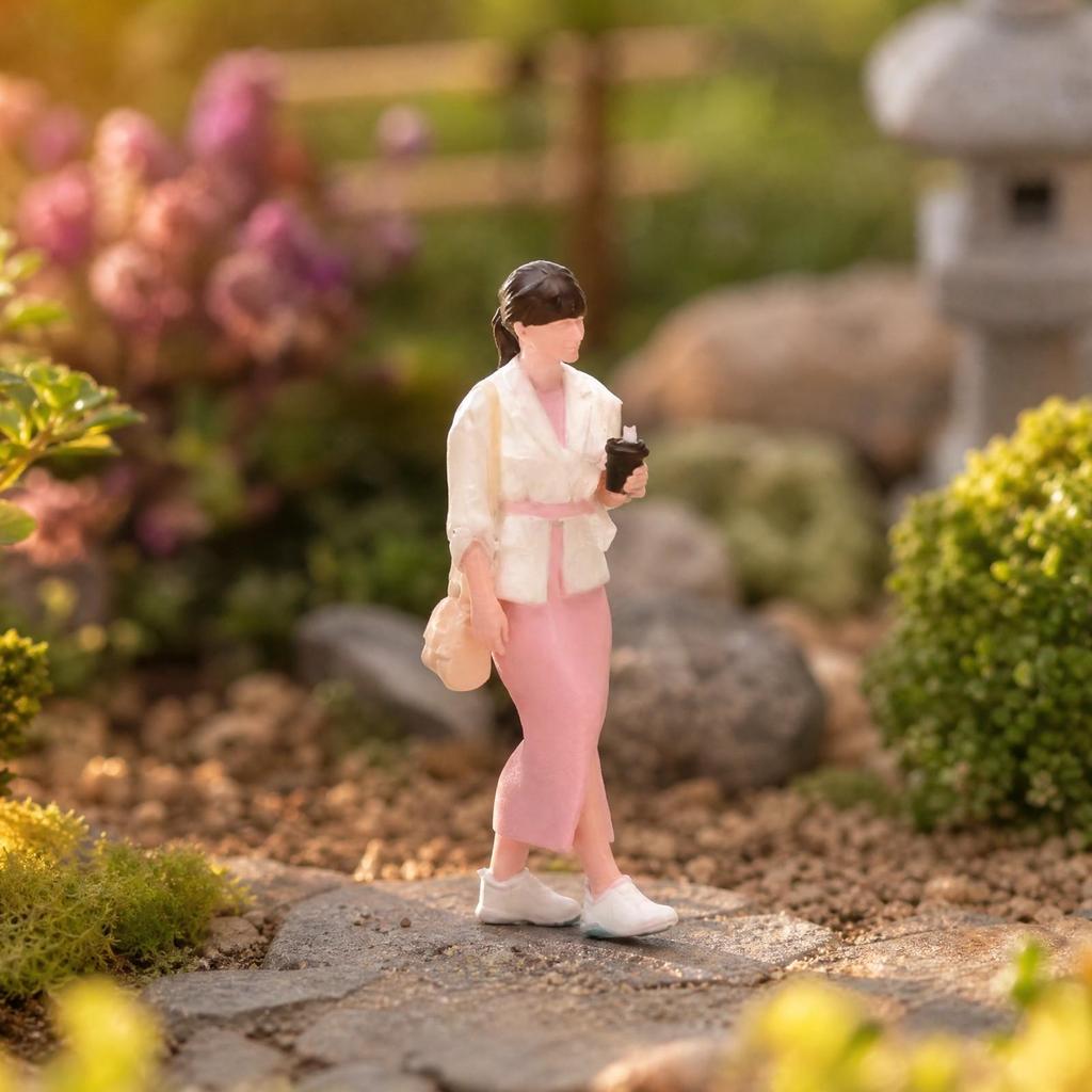 1:64 Scale Walking Woman Figurine Colorfast-Resistant for Architectural Displays