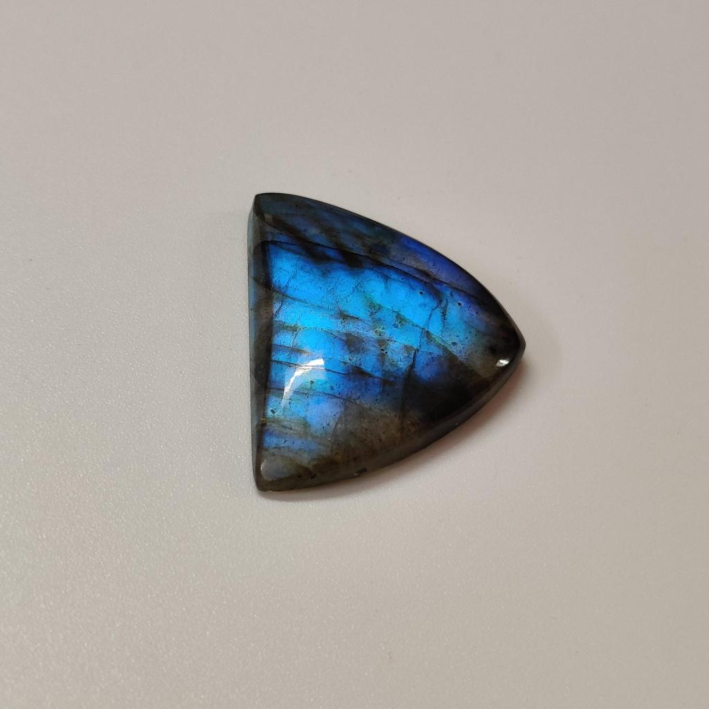 Fancy Shape Labradorite Cabochon Gemstone, 26 Carat, 28x23x5 MM Size.