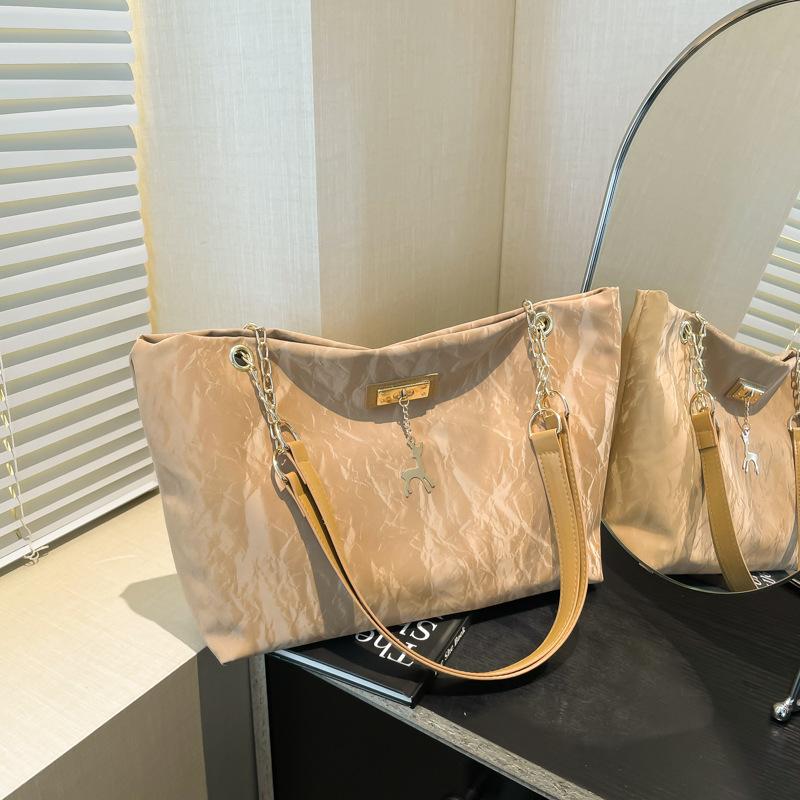 

Ретро текстурная сумка через плечо с цепочкой для通勤, женская сумка 2025 весна новая, зарубежный стиль, ins сумка под мышкой, сумка-тоут хаки