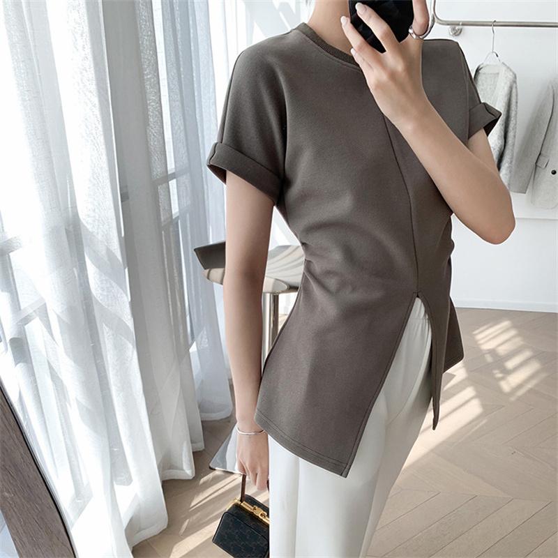 2022 summer Solid simple Elegant Ladies Tops Fashion Harajuku Dovetail Split Design Short Sleeve Tshirts Women O-neck Folds Slim