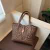 Autumn and Winter Texture Leopard Print Large Capacity Fashion 2025 New Shopping Commute High Sense Shoulder Bag Tote Bag