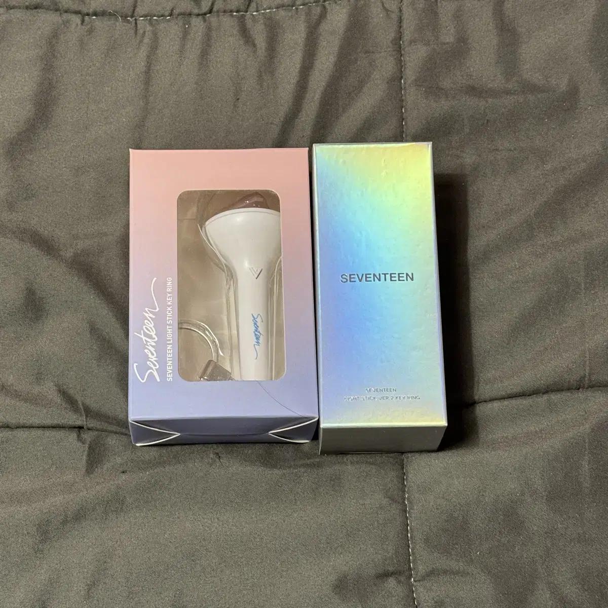 

Seventeen Carat Bong Neurot Bong Light Key Ring Batch