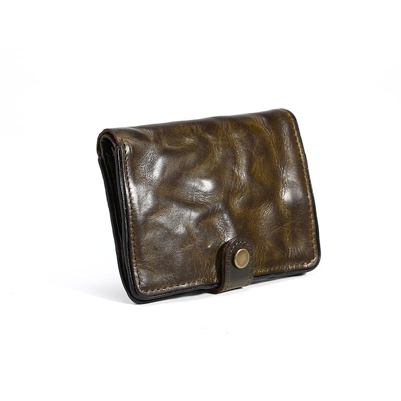 

Короткий чоловічий гаманець AtelierLeo зі шкіри рослинного дублення, вертикальний шкіряний гаманець ручної роботи в стилі ретро, ​​сумка для картки водійських прав армія зелений колір