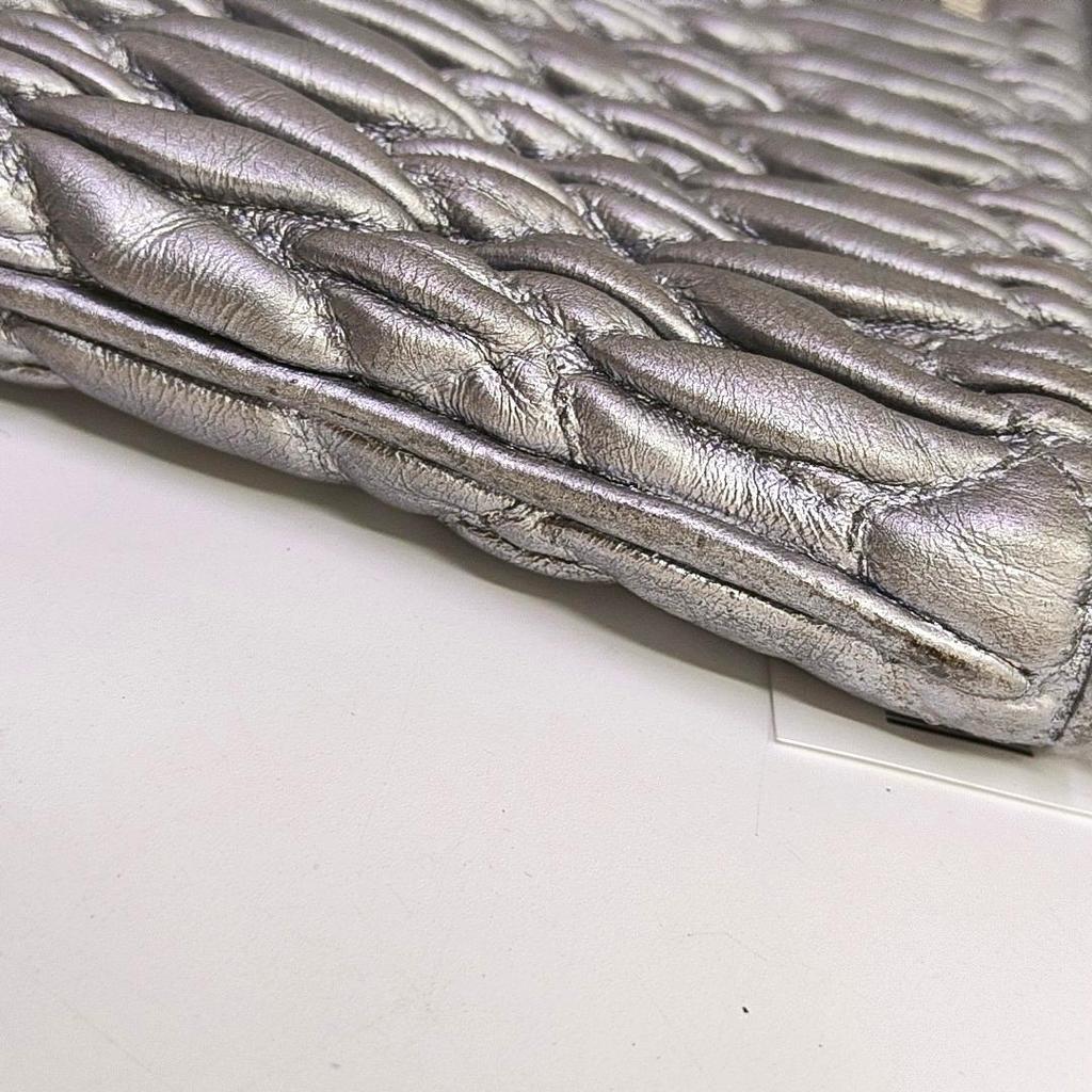 [Pre-Owned] Matelassé Silver Lambskin Quilted Crossbody Bag - Good #19ODGW0