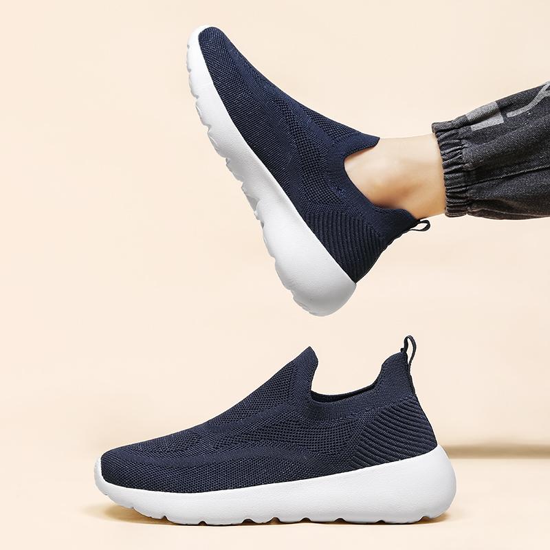 2025 New Comfort Breathable Summer Sports Mesh Slip-on Flying Woven Lightweight Couple Models More than Casual Walking Shoes