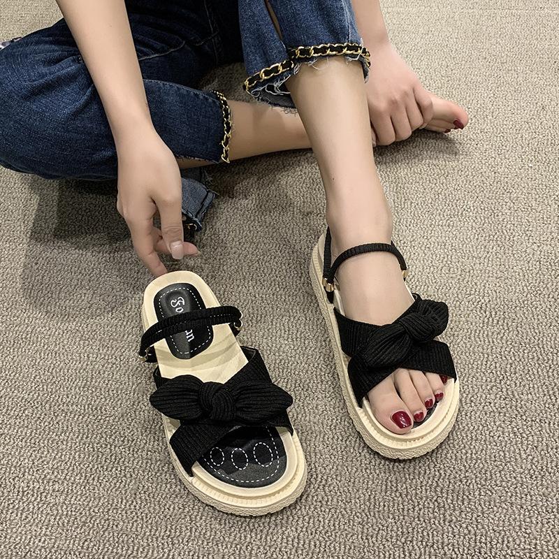 Cool slippers women's summer wear 2025 new fashion two wear out muffin platform beach shoes