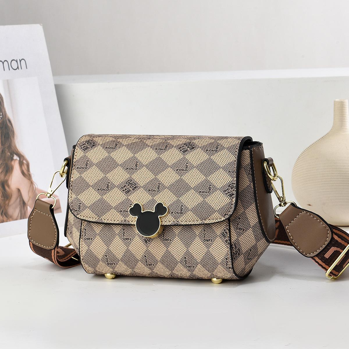 

2025 Корейская версия модной сумки с надписью, женская сумка, универсальная трендовая маленькая сумка, сумка через плечо, текстурная сумка-мессенджер 22*10*16