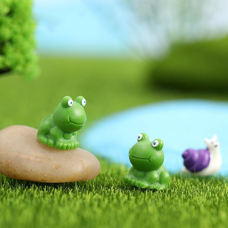 Resin Ornament Moss Micro Landscape Figure Decor Blue-eyed Little Frog Diy Material 1.8*1.6cm