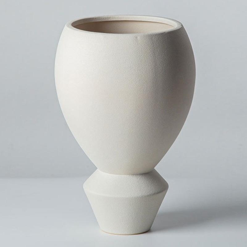Modern Vase Luxury Decorative Vases Interior Aesthetic Flower Bottle Elegant Flower Bottles Table Decoration and Accessories