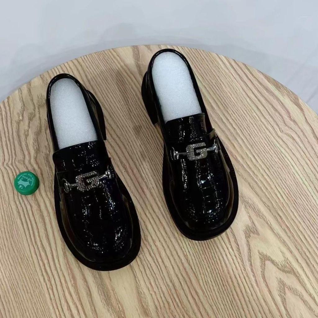 2025 Spring/Autumn Women's Patent Leather Slip-on Loafers: British Style, Versatile Soft Sole Shoes