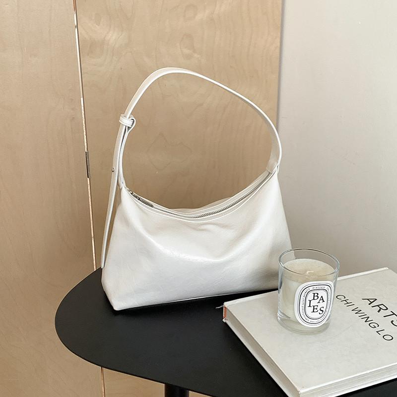 IELGY Women s Retro One-Shoulder Commuter Casual Simple Underarm Soft Leather Dumpling Bag